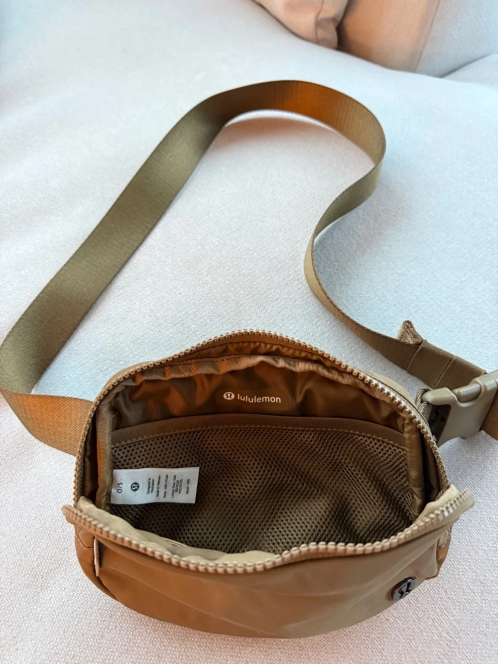 Lululemon Everywhere Belt Bag (1L)